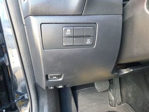 Used 2018 MAZDA MAZDA3 Touring image 15