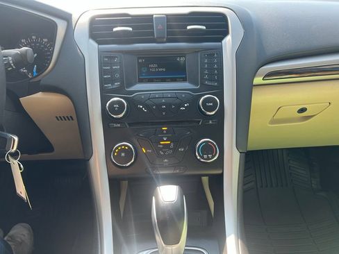 Used 2014 Ford Fusion SE w/ Equipment Group 202A FWD image 27