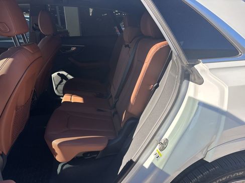 Used 2022 Audi Q8 Premium Plus image 14