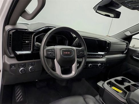 Used 2025 GMC Sierra 1500 SLT image 17