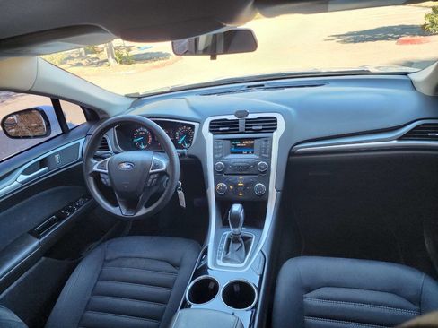 Used 2013 Ford Fusion SE image 9