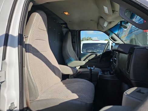 Used 2019 Chevrolet Express 2500 image 9