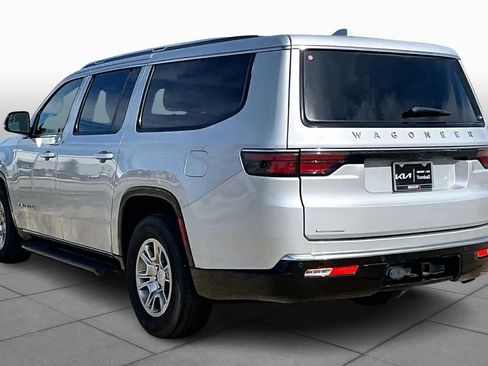 Used 2023 Jeep Wagoneer L 4WD image 10