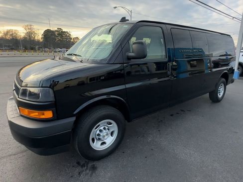 Used 2025 Chevrolet Express 3500 LS RWD image 4
