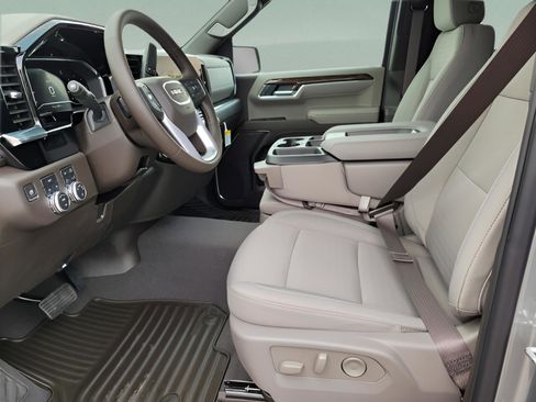 New 2025 GMC Sierra 1500 SLE w/ Preferred Package image 29