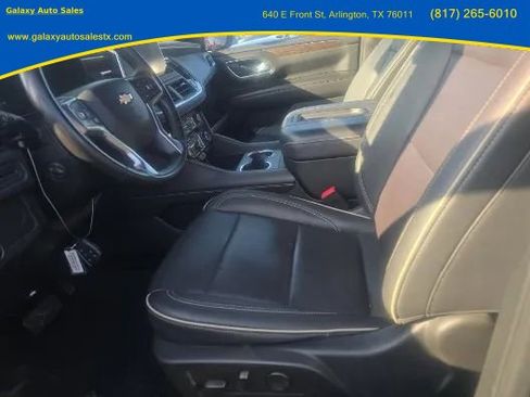 Used 2023 Chevrolet Suburban Premier image 9