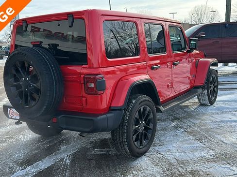 Used 2025 Jeep Wrangler Sahara 4xe image 8