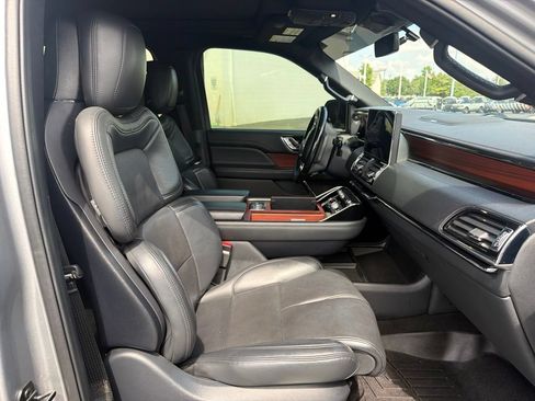 Used 2022 Lincoln Navigator Reserve AWD/4WD image 38