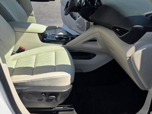 Used 2023 Buick Envision Avenir AWD/4WD image 17