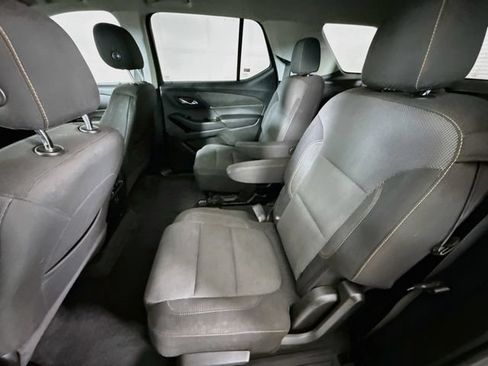 Used 2019 Chevrolet Traverse LT FWD image 24