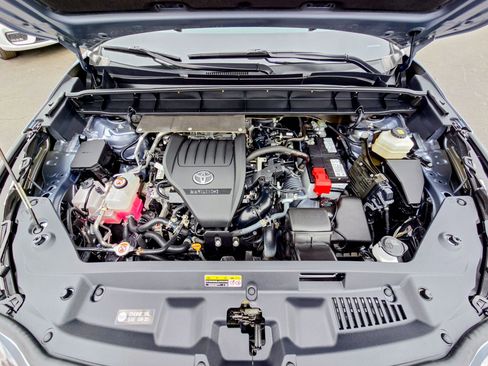 Used 2023 Toyota Highlander XLE image 37