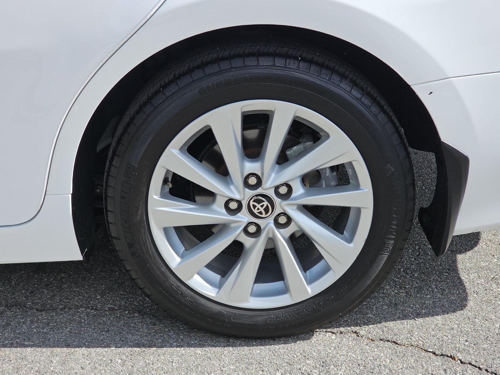 Used 2024 Toyota Camry LE FWD image 33