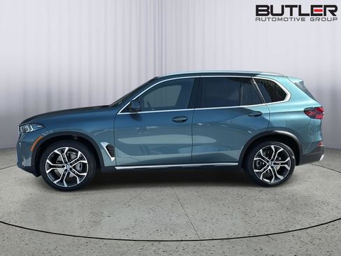 Certified 2024 BMW X5 xDrive40i w/ Premium Package image 3