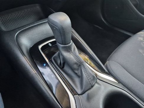 Certified 2025 Toyota Corolla LE FWD image 17