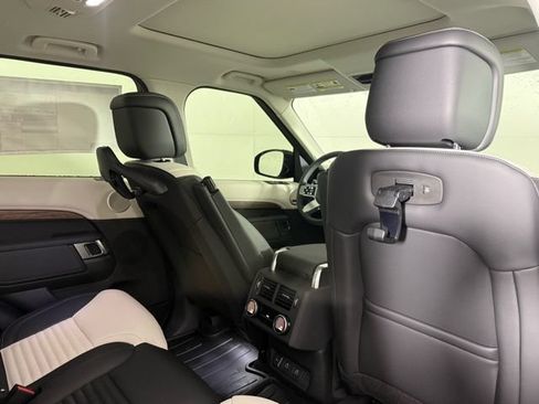 New 2026 Land Rover Discovery S AWD/4WD image 30