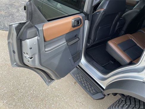 Used 2024 Ford Bronco Outer Banks w/ Sasquatch Package image 21
