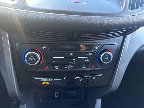 Used 2019 Ford Escape SEL image 29