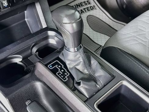 Used 2020 Toyota Tacoma TRD Sport AWD/4WD image 17