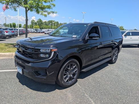 New 2026 Ford Expedition Max Platinum w/ Stealth Appearance Package AWD/4WD image 4