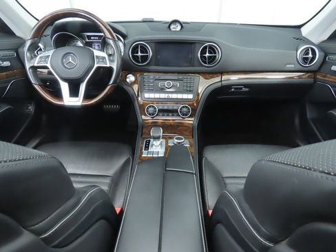 Used 2013 Mercedes-Benz SL 550 image 21