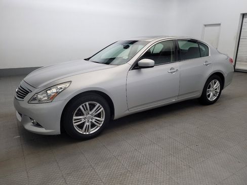 Used 2013 INFINITI G37 x w/ Premium Pkg image 2