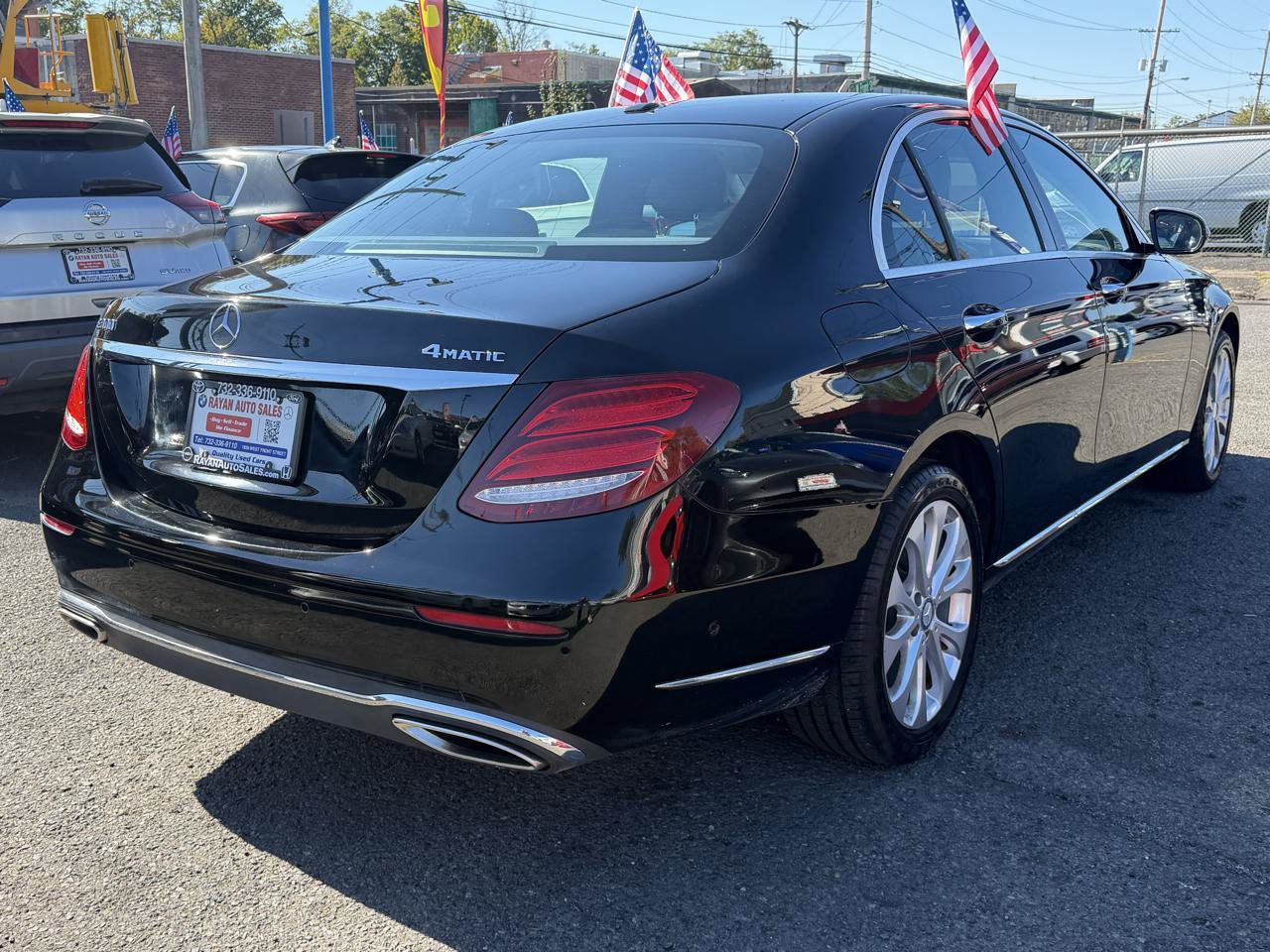 Used 2017 Mercedes-Benz E 300 4MATIC w/ Premium 1 Package image 10