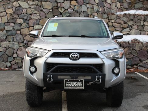 Used 2015 Toyota 4Runner SR5 image 3