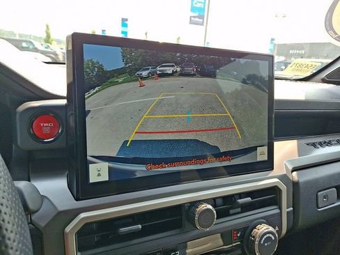 Used 2024 Toyota Tacoma TRD Off-Road w/ TRD Off Road Upgrade Package AWD/4WD image 24