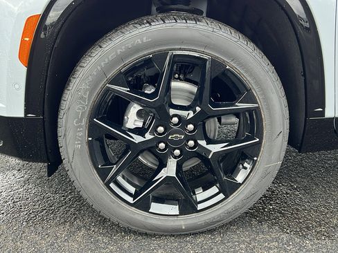 New 2026 Chevrolet Traverse RS w/ LPO, Floor Liner Package image 10