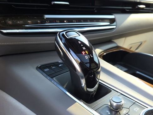 Used 2024 Cadillac Escalade Premium Luxury Platinum w/ LPO, Floor Liner Package AWD/4WD image 26