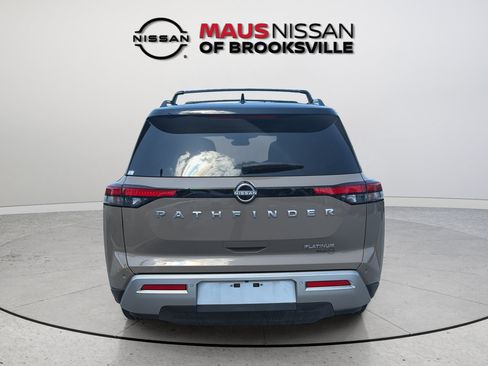 Used 2024 Nissan Pathfinder Platinum FWD image 10