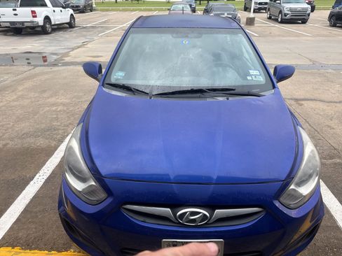 Used 2013 Hyundai Accent GLS image 7