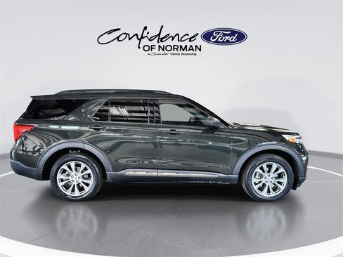 Used 2022 Ford Explorer XLT w/ Equipment Group 202A image 10