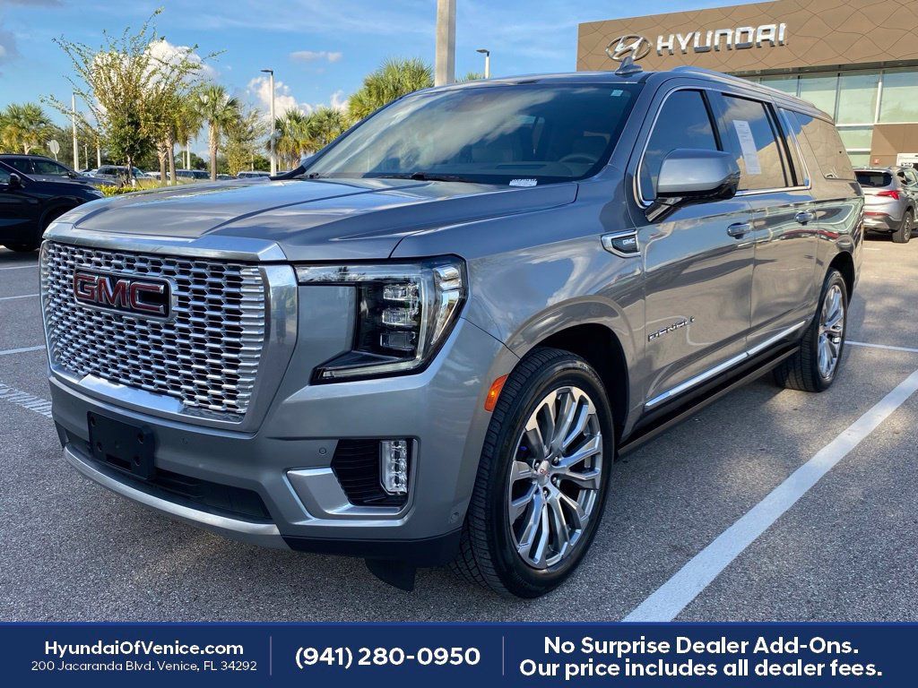Used 2023 GMC Yukon XL Denali w/ Denali Reserve Package AWD/4WD image 12