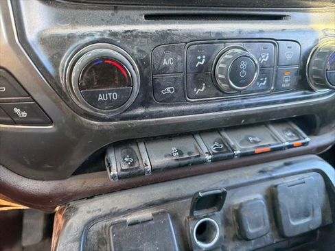 Used 2018 Chevrolet Silverado 1500 High Country image 64