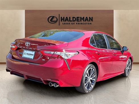 Used 2018 Toyota Camry SE w/ Protection Package (Q2) image 6