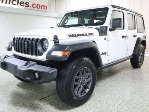 Used 2024 Jeep Wrangler Unlimited Sport image 2