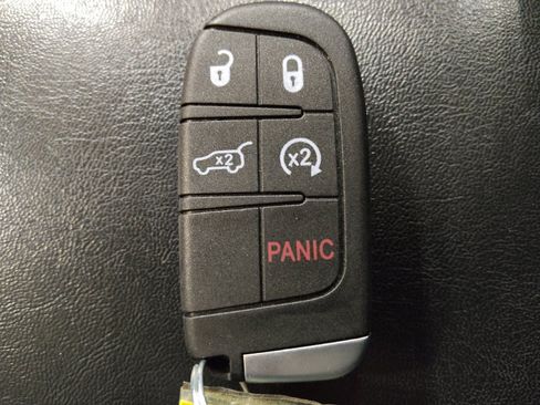 Used 2018 Jeep Compass Limited w/ Navigation Group AWD/4WD image 32