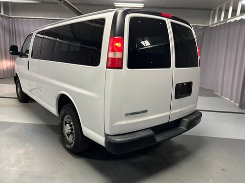 Used 2017 Chevrolet Express 2500 LS RWD image 5