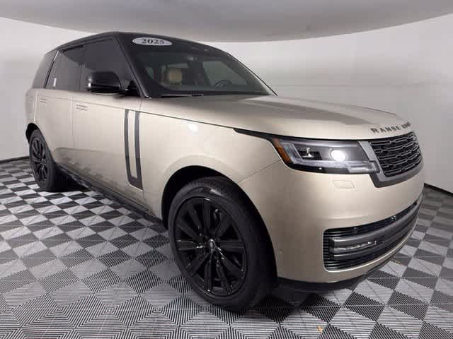 Used 2025 Land Rover Range Rover SE AWD/4WD image 9