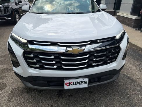 Used 2025 Chevrolet Equinox LT FWD image 12