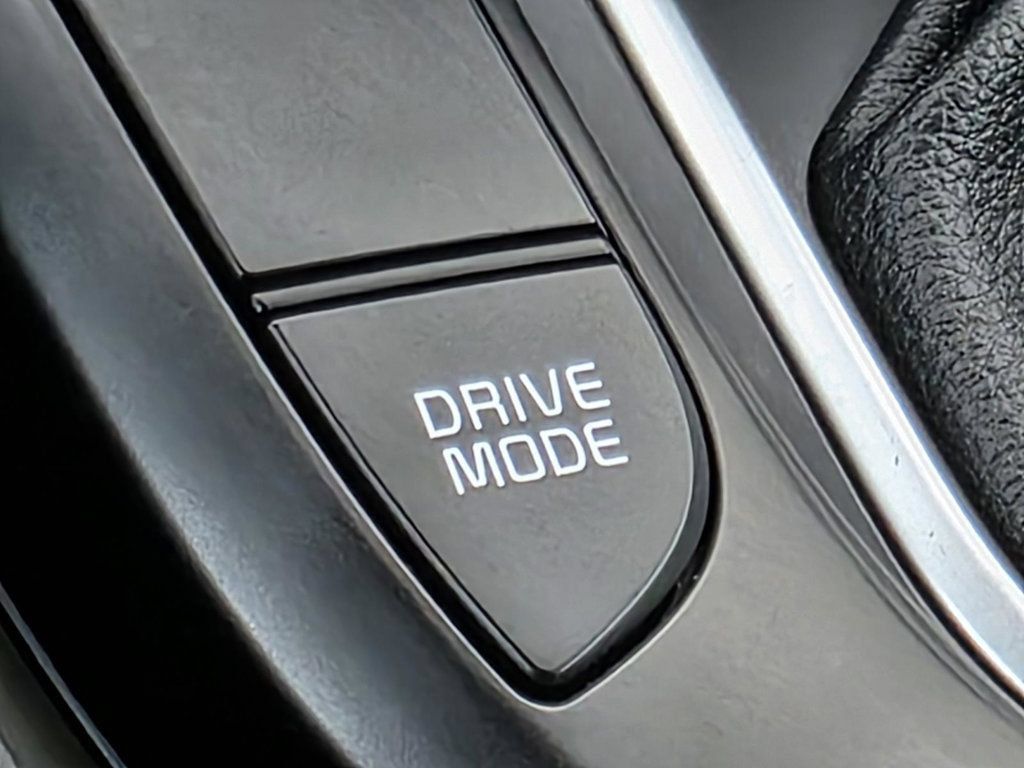 Used 2023 Kia Soul LX w/ LX Technology Package FWD image 18