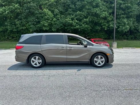 Used 2018 Honda Odyssey EX image 4