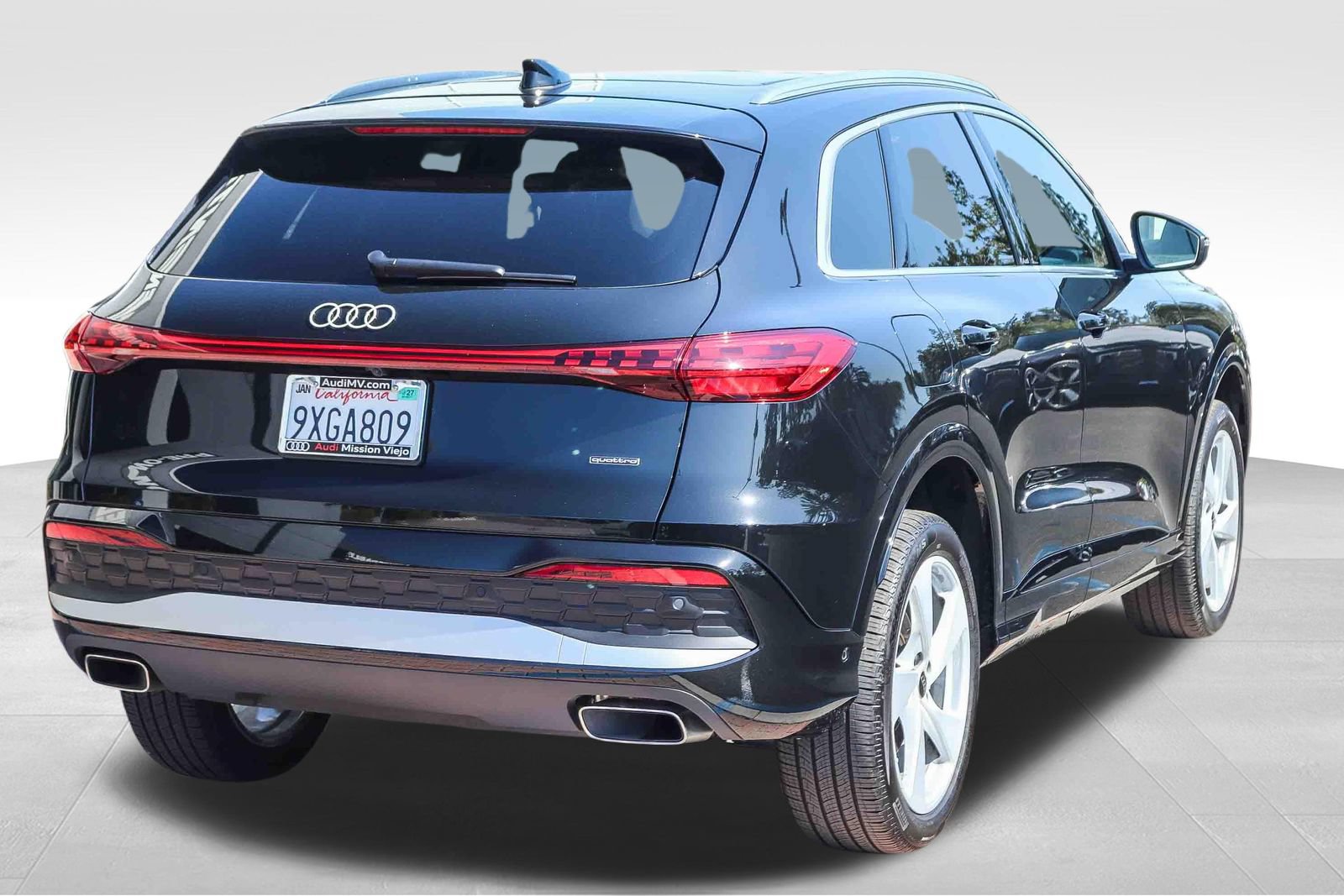 Certified 2025 Audi Q5 Premium Plus w/ Premium Plus AWD/4WD image 8