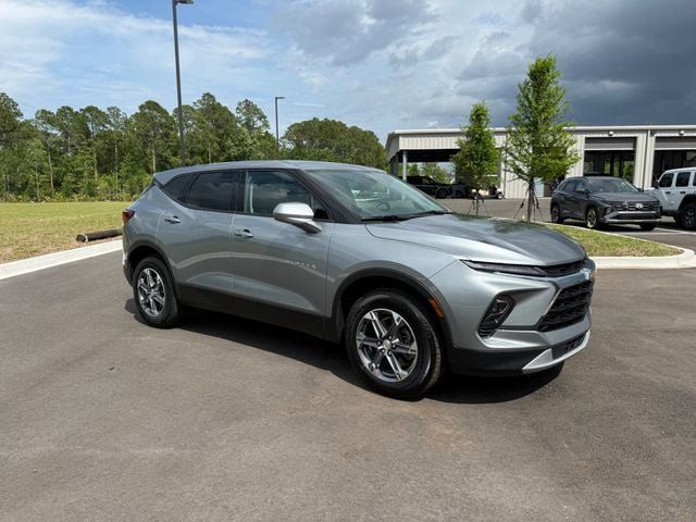 Used 2025 Chevrolet Blazer LT AWD/4WD image 8