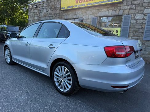 Used 2015 Volkswagen Jetta SE FWD image 9