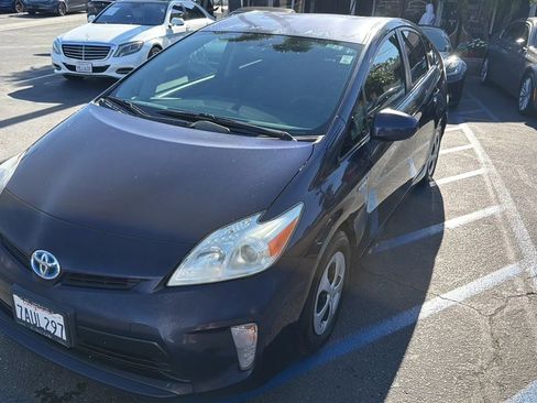 Used 2013 Toyota Prius Two FWD image 2