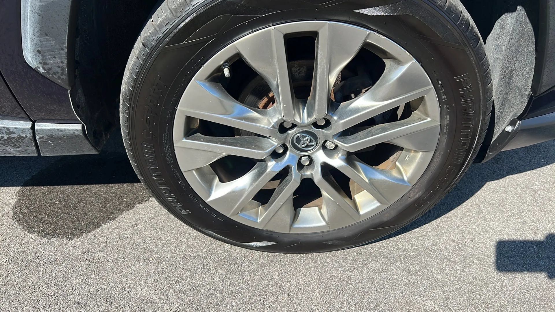 Used 2019 Toyota RAV4 Limited w/ Advanced Technology Package AWD/4WD image 41