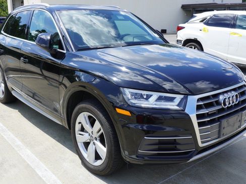Used 2018 Audi Q5 2.0T Premium Plus w/ Premium Plus Package AWD/4WD image 3