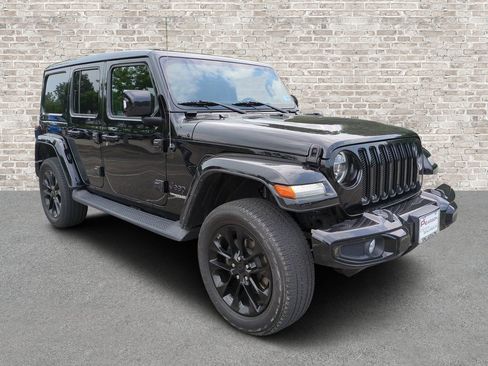 Used 2022 Jeep Wrangler Unlimited Sahara AWD/4WD image 1